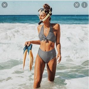 Albion Fit Black Check Top Knot